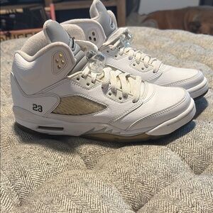 Jordan 5’s made 2015 white with gold and gray